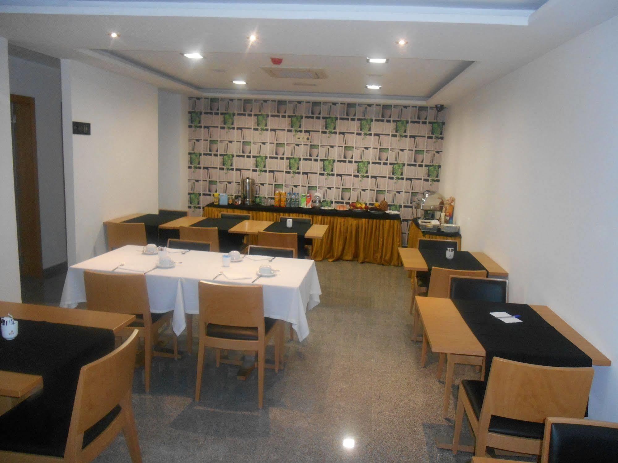 Hotel Ritz Capital Luanda Zewnętrze zdjęcie